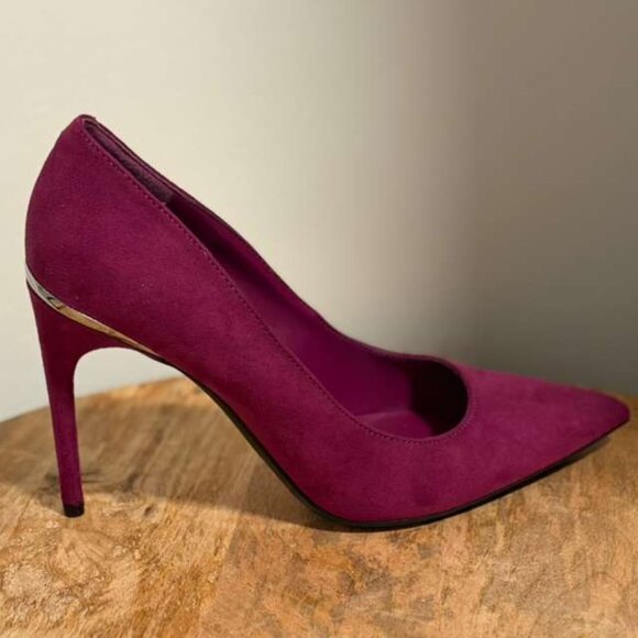 Marc Fisher Pump Heel - Picture 1 of 9